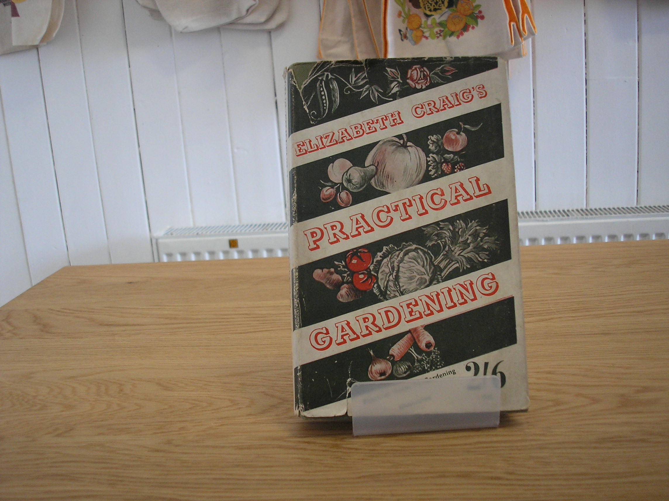 Image 0 of Elizabeth Craig's Practical Gardening