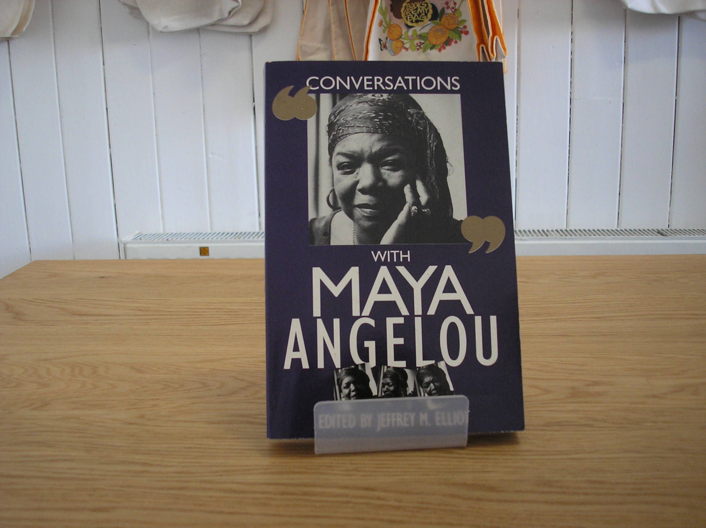 Image 0 of Conversations With Maya Angelou