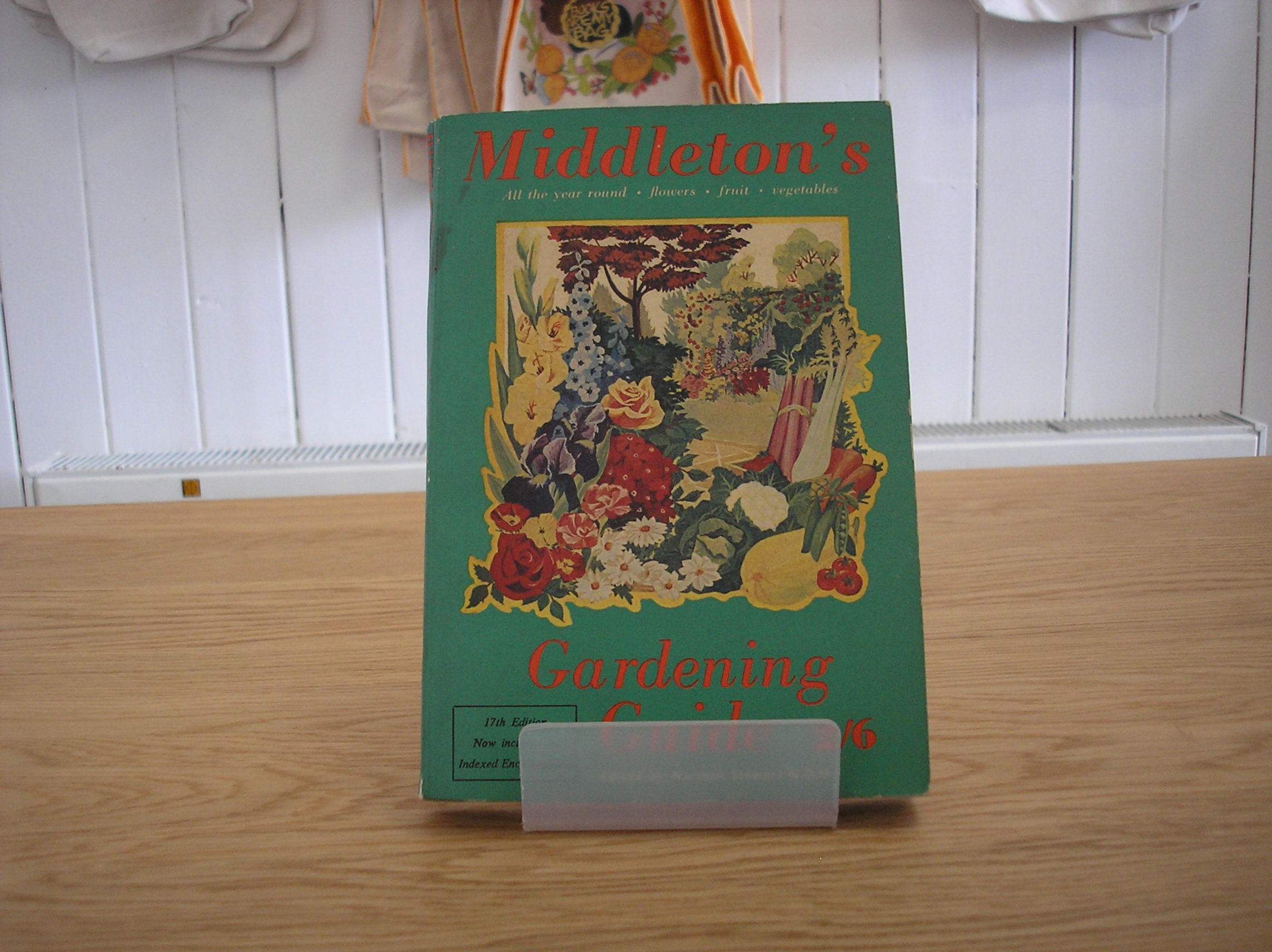 Image 0 of Middleton's Gardening Guide 17th Edition