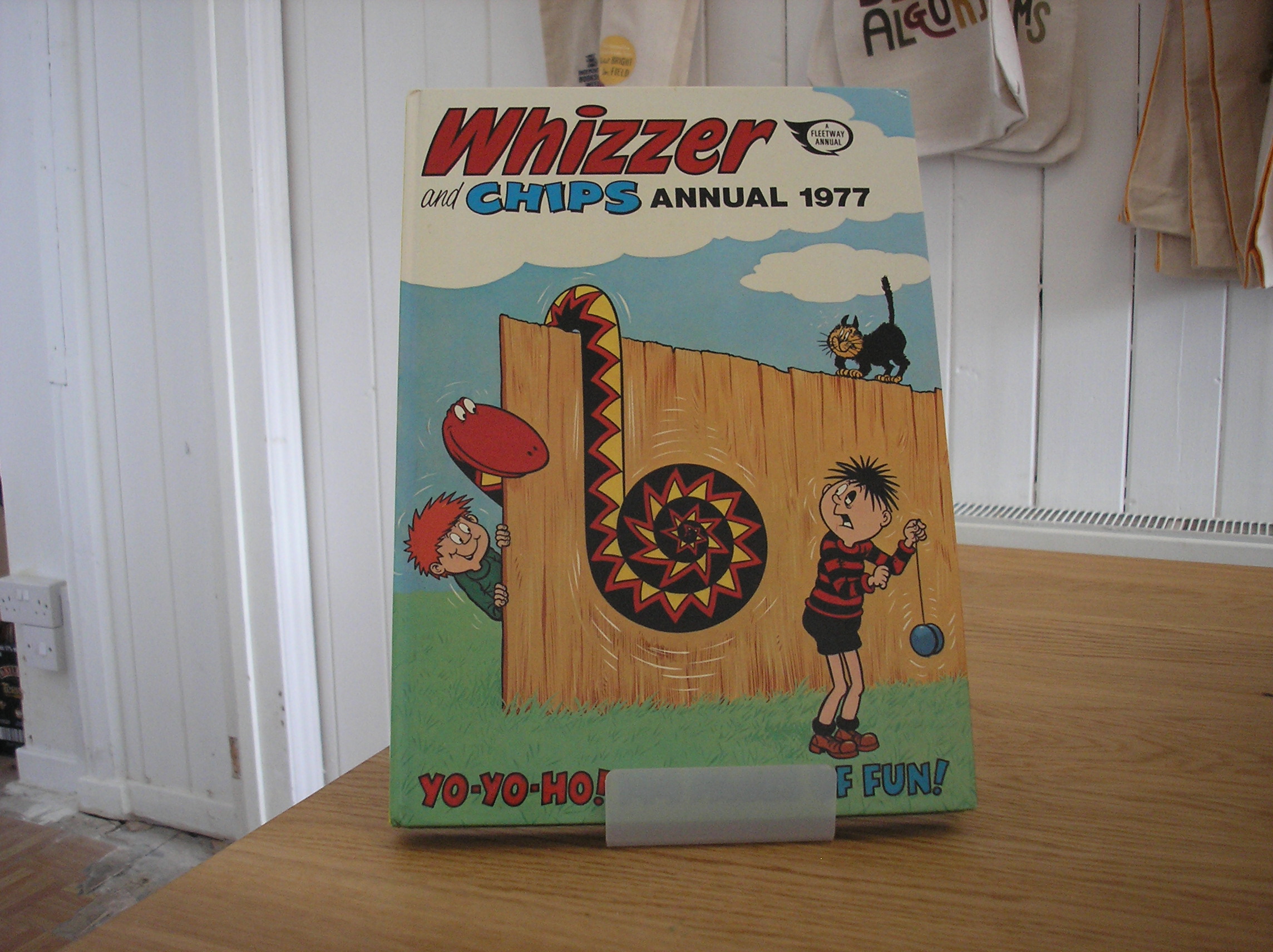 Image 0 of Whizzer and Chips Annual 1977