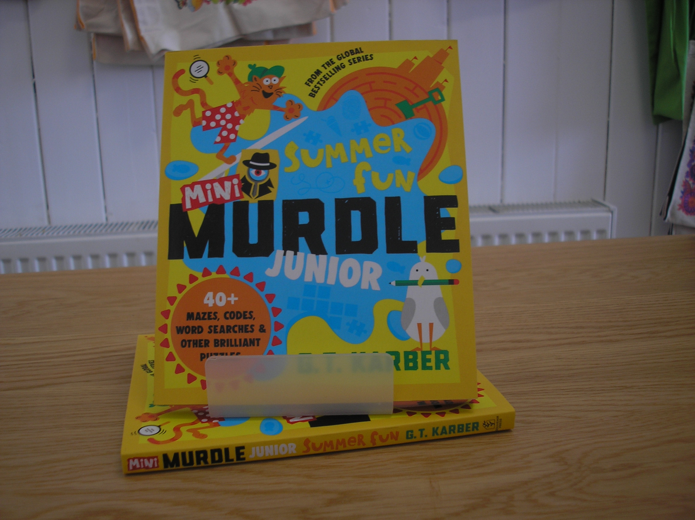 Image 0 of Mini Murdle Junior: Summer Fun: 40+ Mazes, Codes, Wordsearches and other Brillia
