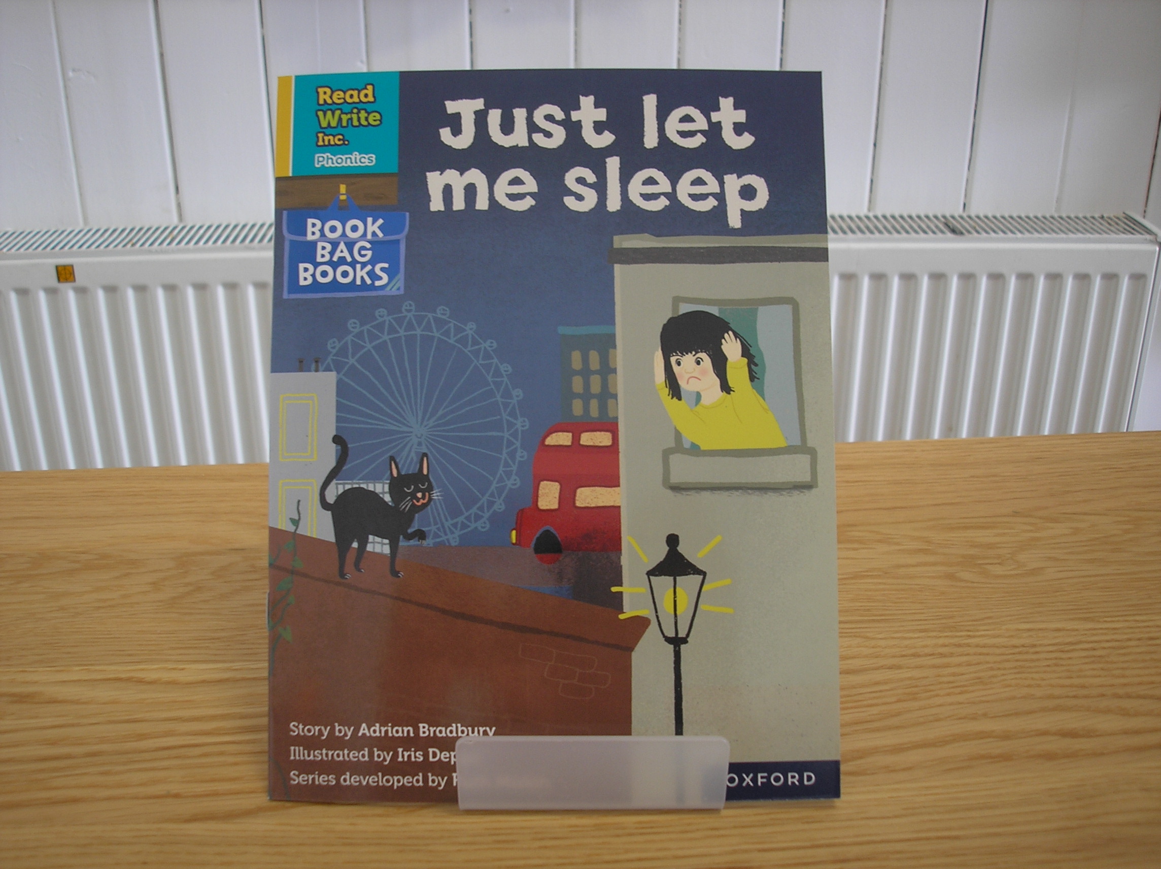 Image 0 of Read Write Inc. Phonics: Just let me sleep (Yellow Set 5 Book Bag Book 8)