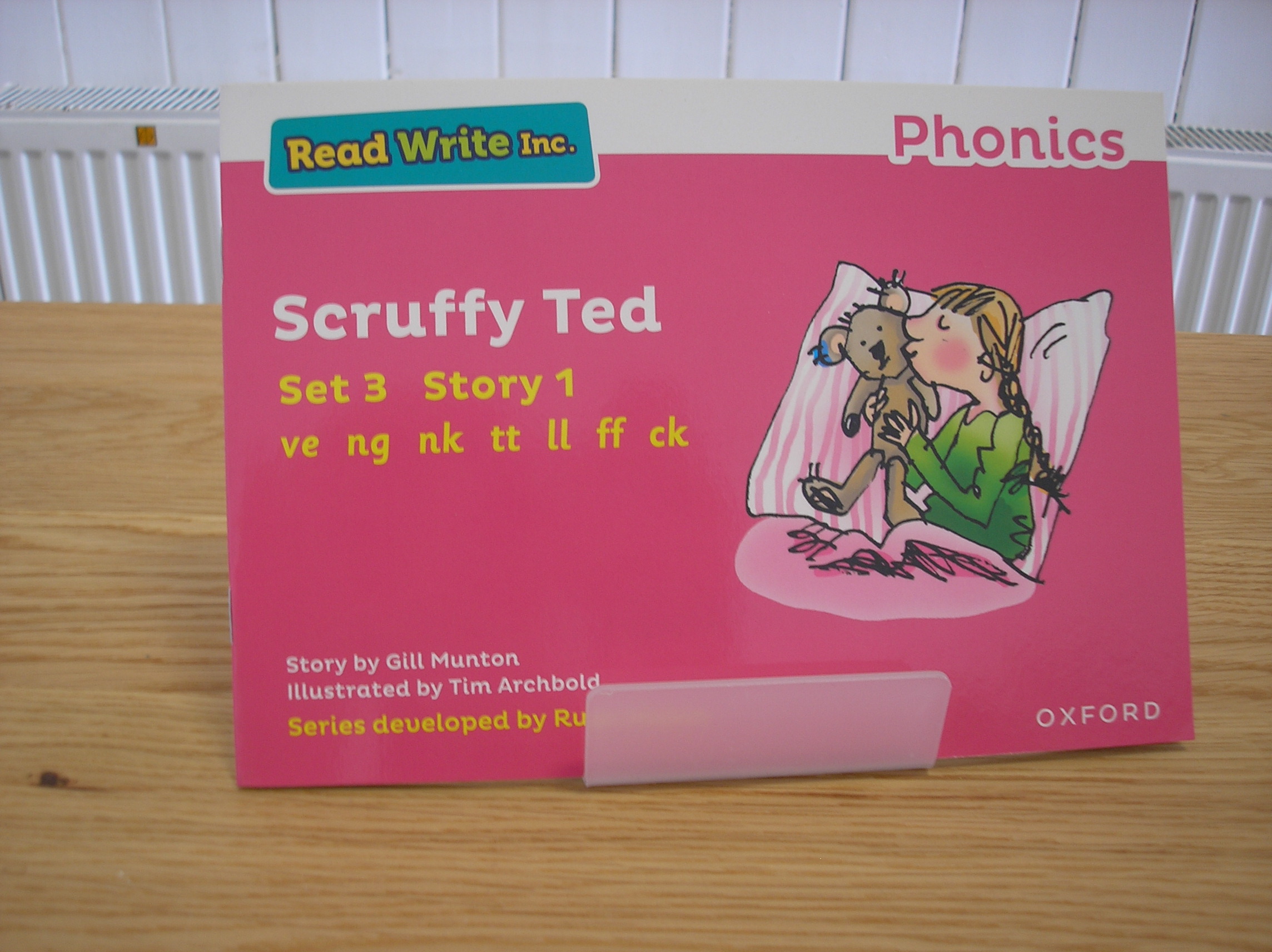Image 0 of Read Write Inc. Phonics: Scruffy Ted (Pink Set 3 Storybook 1)