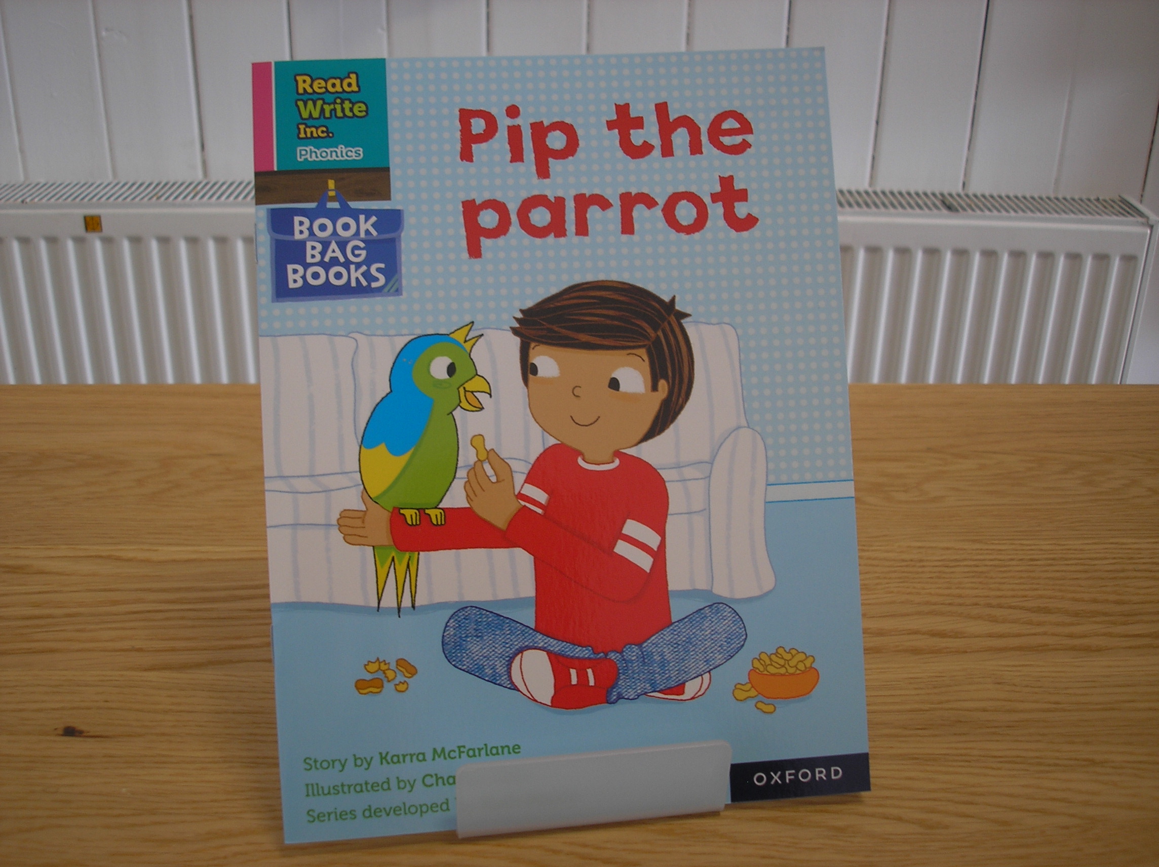 Image 0 of Read Write Inc. Phonics: Pip the parrot (Pink Set 3 Book Bag Book 2)