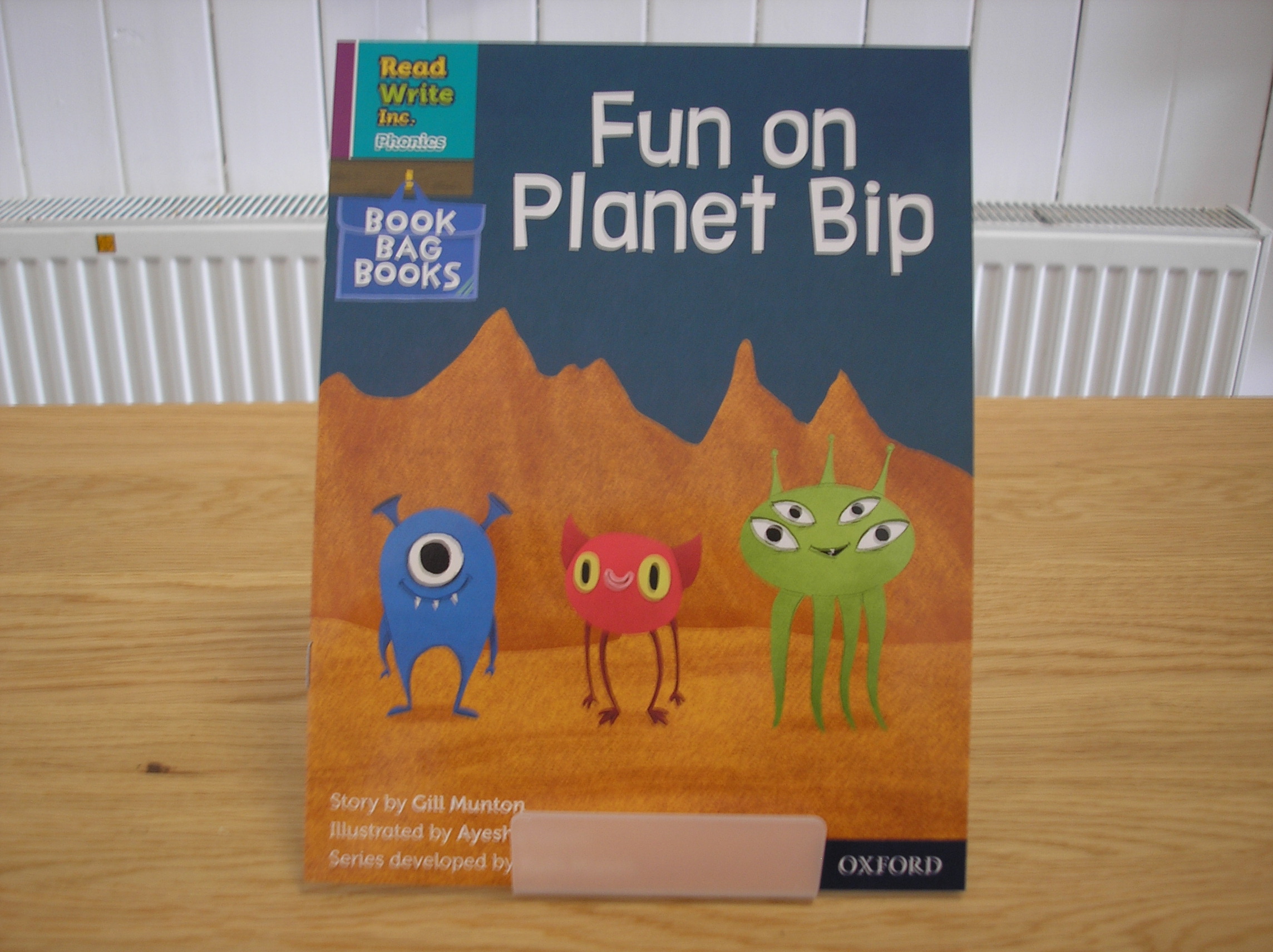 Image 0 of Read Write Inc. Phonics: Fun on Planet Bip (Purple Set 2 Book Bag Book 5)