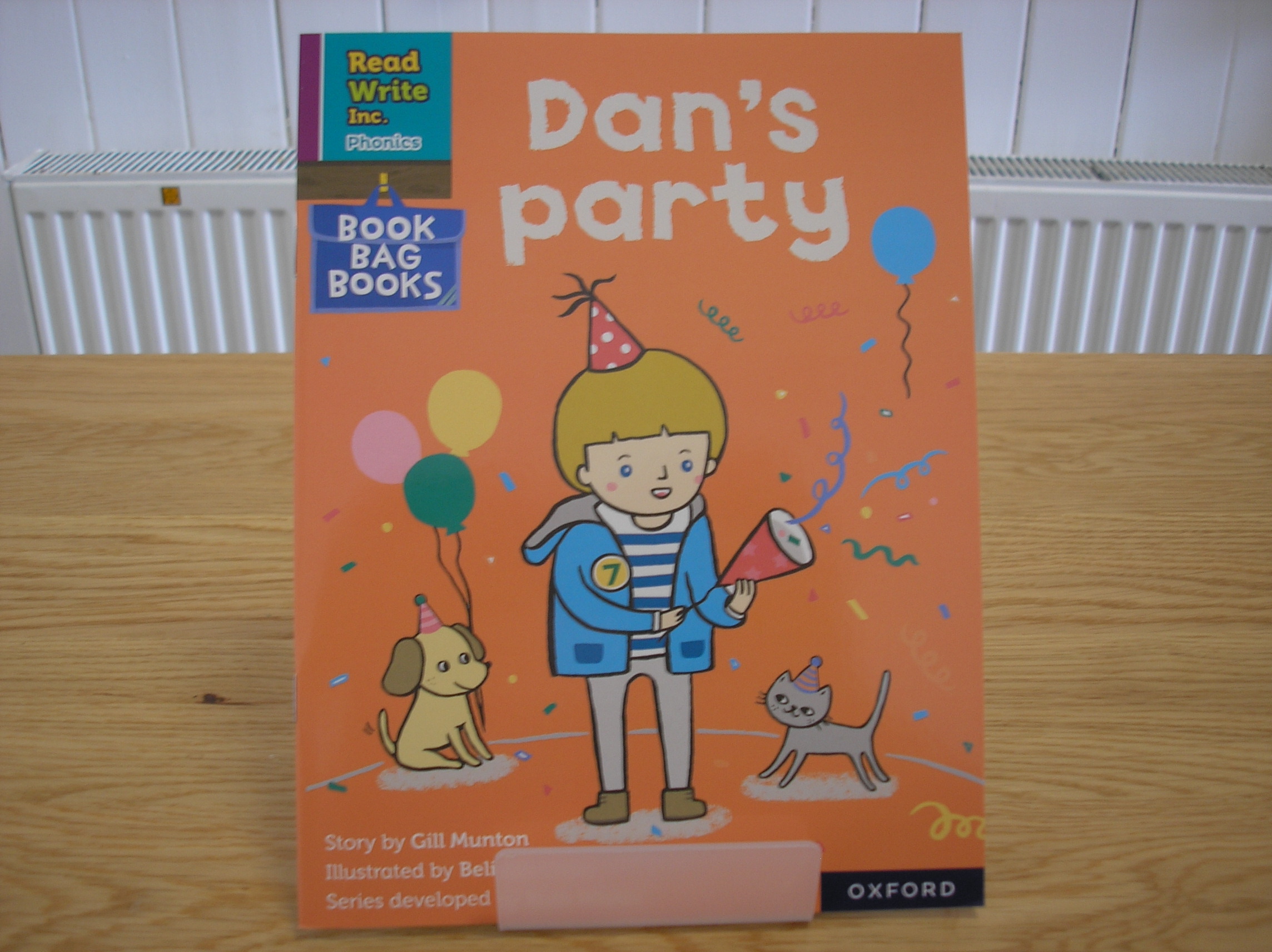 Image 0 of Read Write Inc. Phonics: Dan's party (Purple Set 2 Book Bag Book 3)