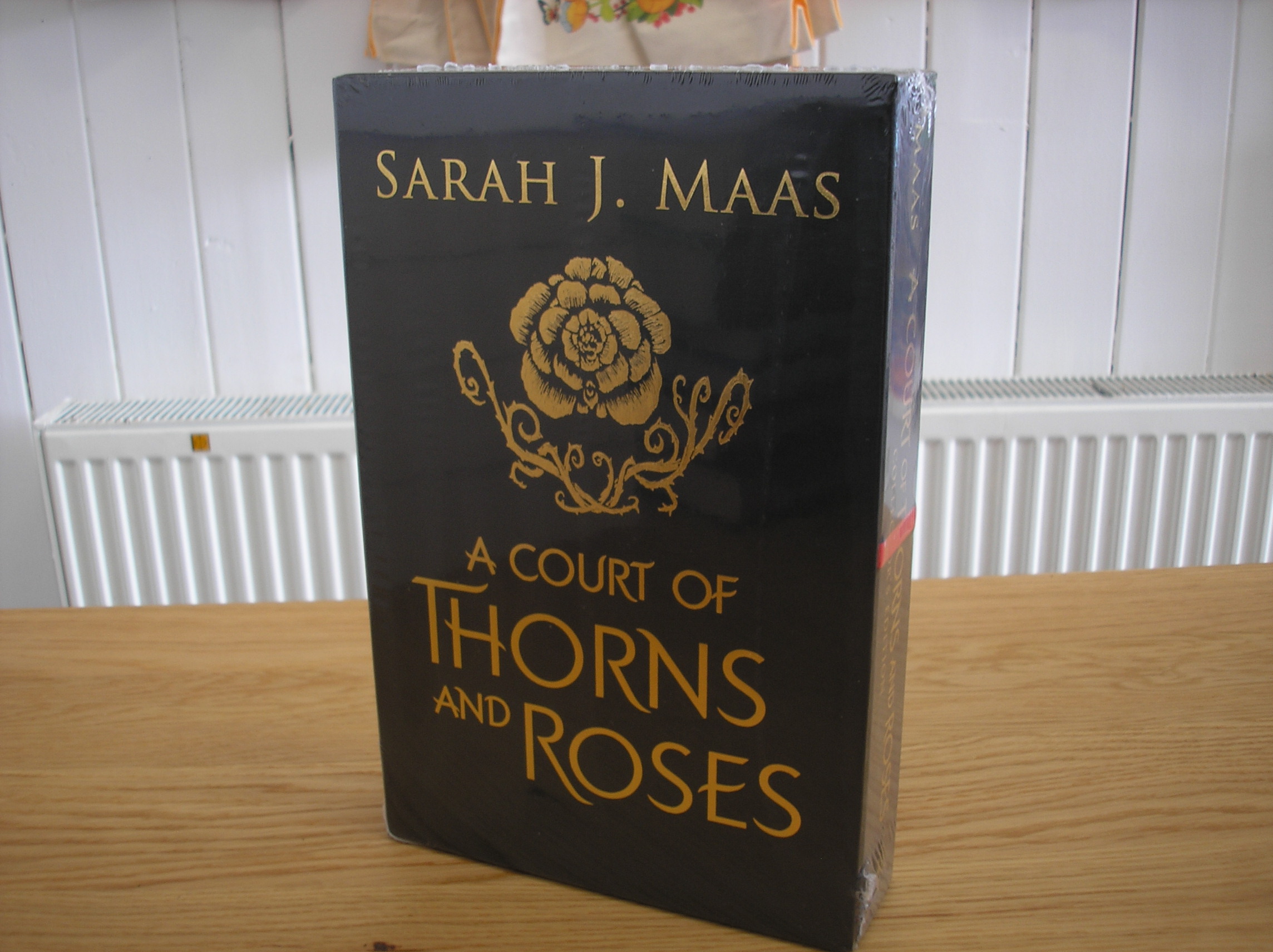 Image 0 of A Court of Thorns and Roses Collector's Edition