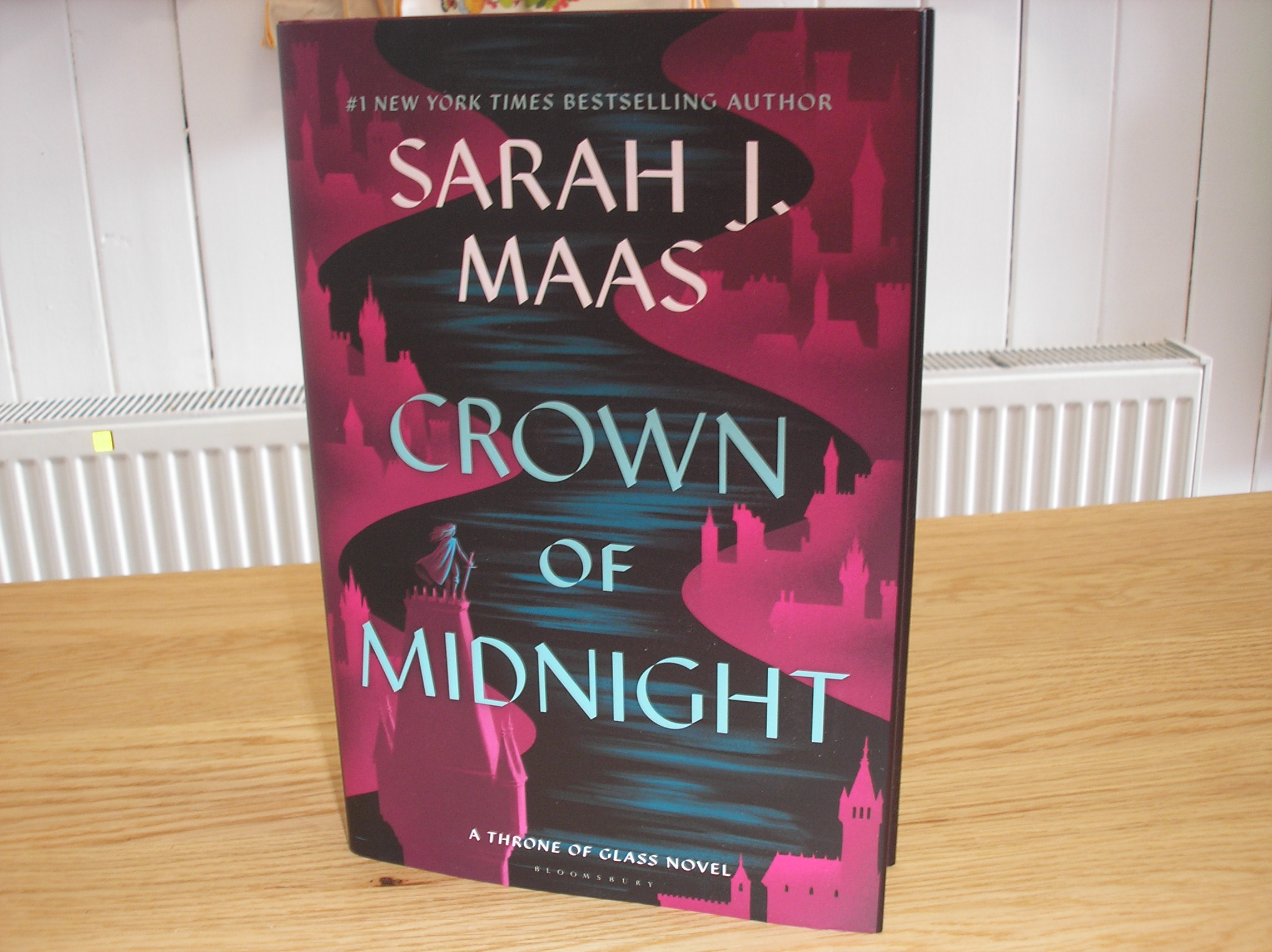 Image 0 of Crown of Midnight