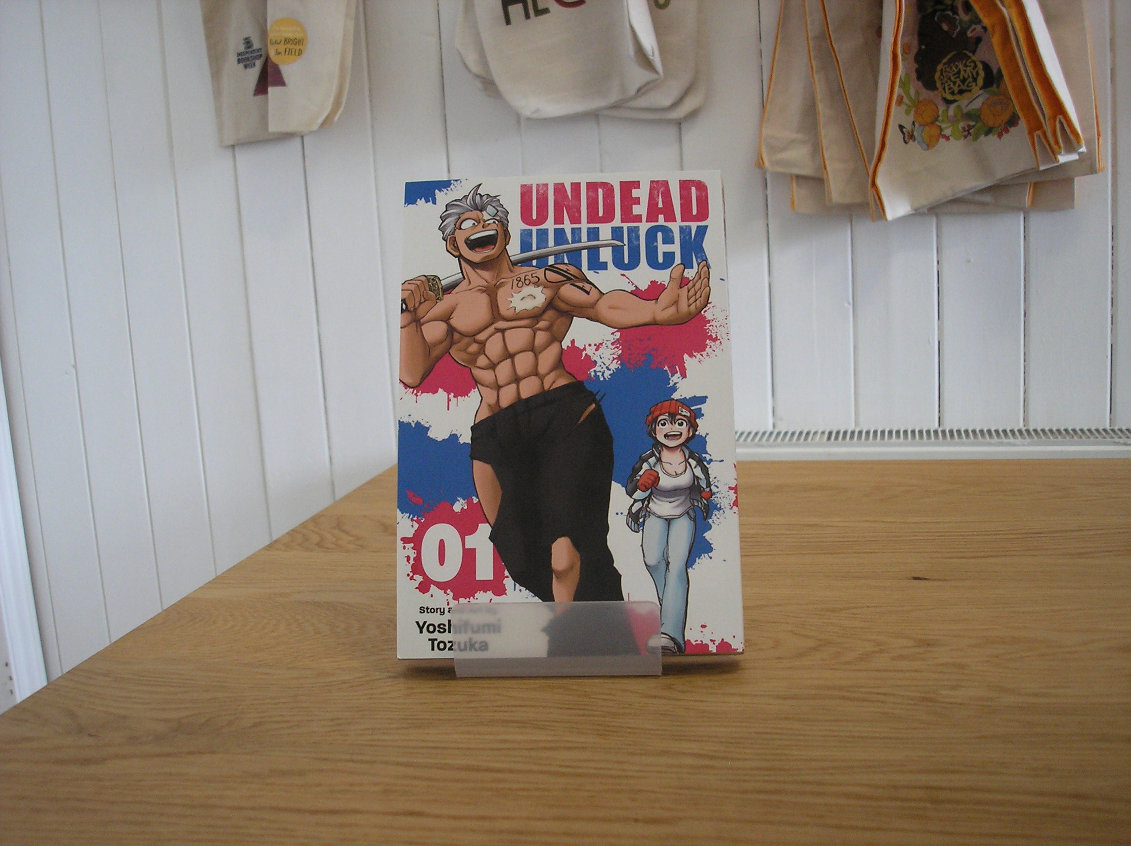 Image 0 of Undead Unluck Volume 1