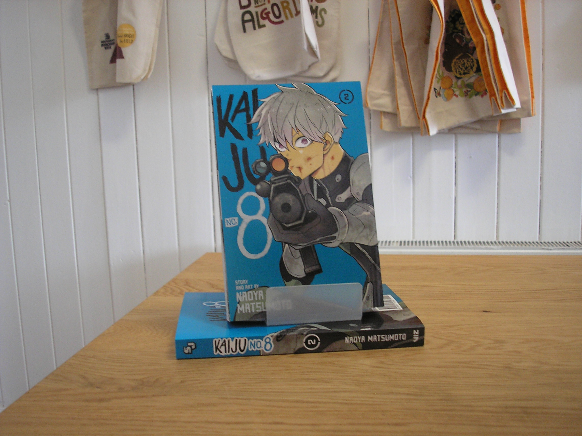 Image 0 of Kaiju No.8 Vol 2